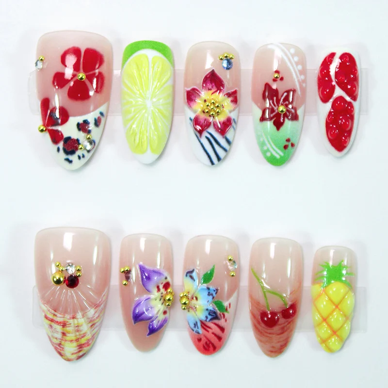 Kunstnagelset mit floralen und maritimen Akzenten Brehn