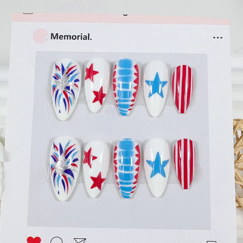 Kunstnagelset mit kreativen Sternenmuster und glamourösem Design Brehn