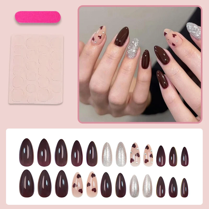 Kunstnagelset mit glamourösen Akzenten Brehn