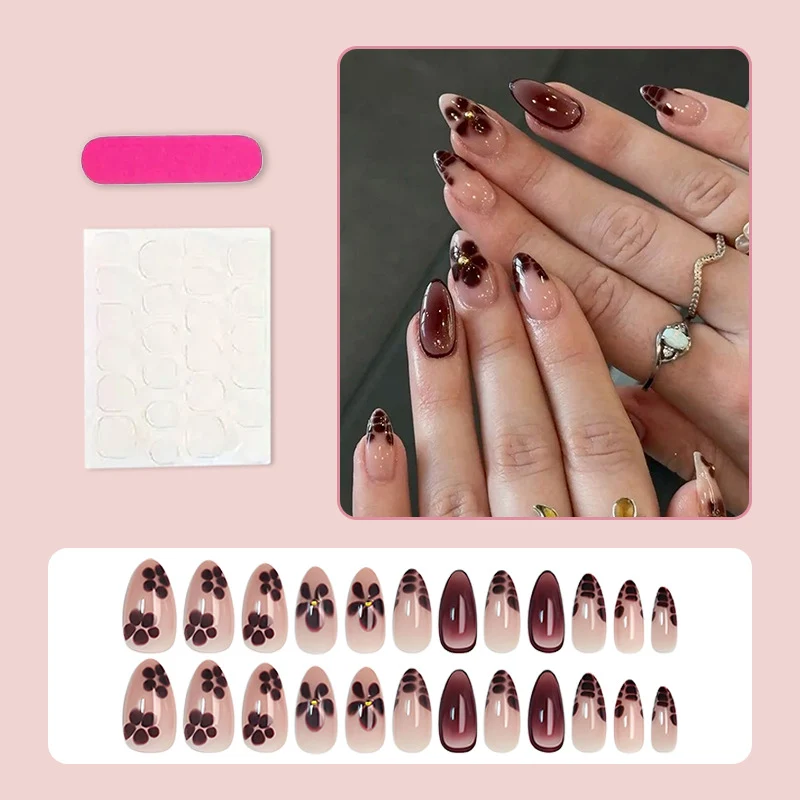 Kunstnagelset mit floralem und elegantem Design Brehn