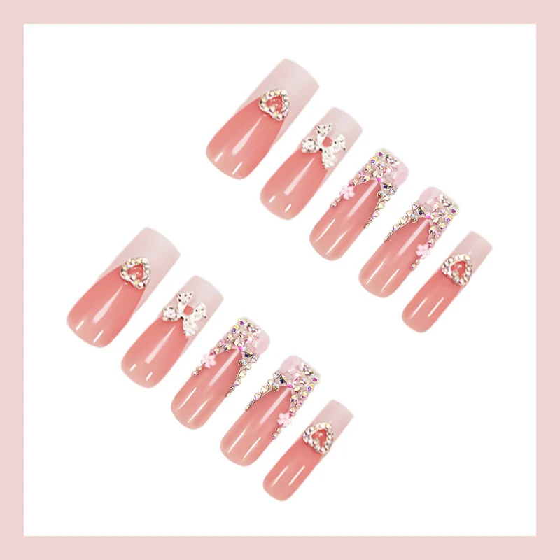 Kunstnagelset mit glamourösen 3D-Blumenverzierungen Brehn