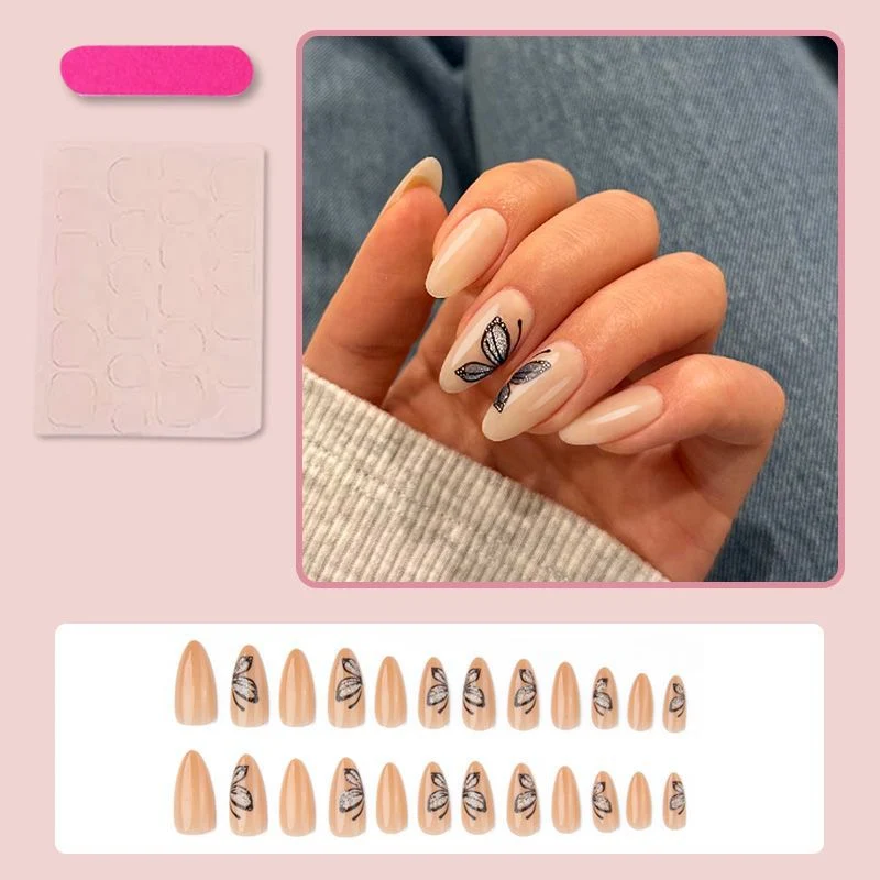 Kunstnagelset mit filigranen Schmetterlingsmotiven und elegantem Finish Brehn