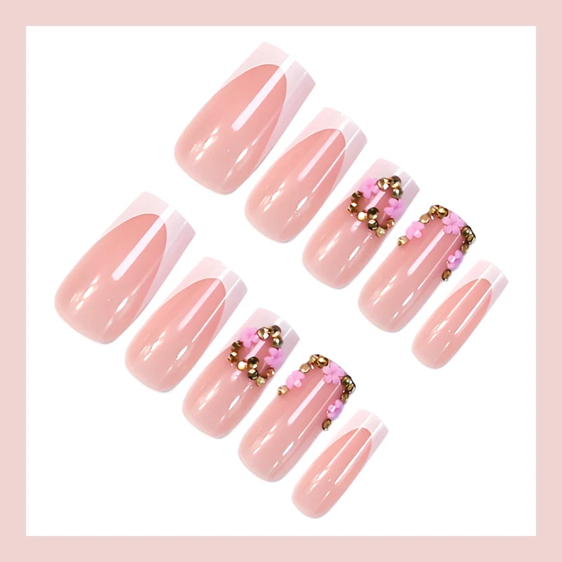 Kunstnagelset mit filigranen Blüten- und Glitzerakzenten Brehn