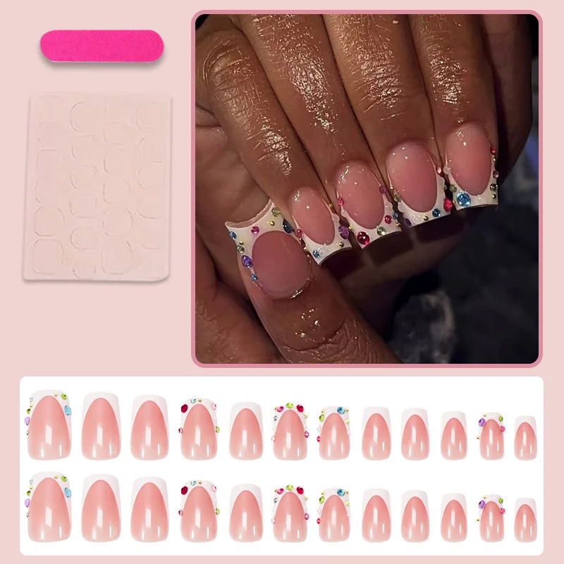 Kunstnagelset mit funkelnden Strass-Akzenten Brehn