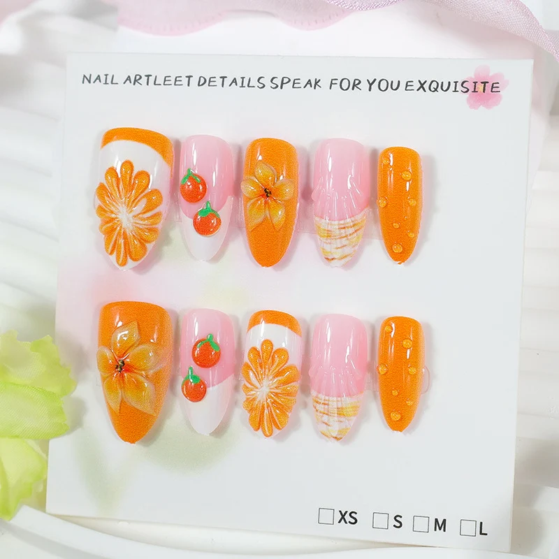 Kunstnagelset mit fruchtigen Motiven und glamourösen Akzenten Brehn