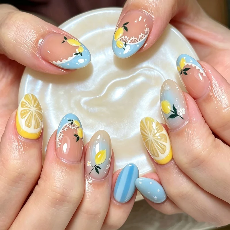 Kunstnagelset mit fröhlichen Zitrus- und Blumenmotiven Brehn