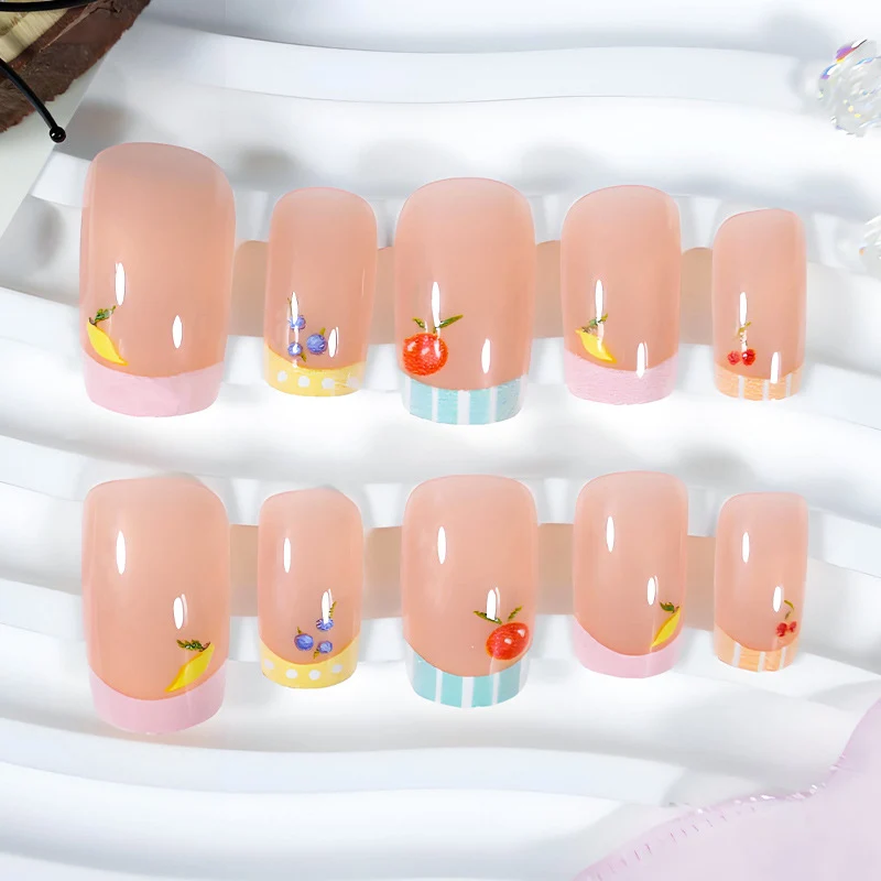 Kunstnagelset mit fröhlichen Obst-Designs und bunten Akzenten Brehn