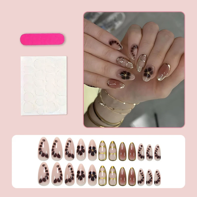 Kunstnagelset mit exquisiten floralen Motiven Brehn