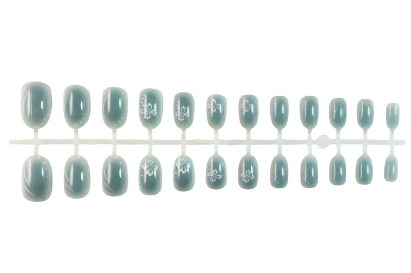 Kunstnagelset mit floralen Verzierungen und glanzvollem Finish Brehn
