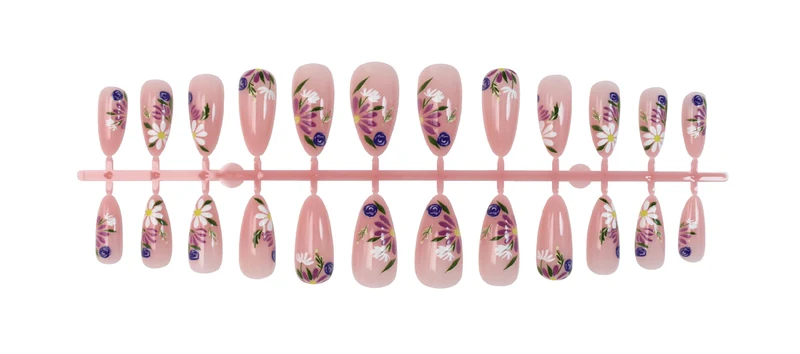 Kunstnagelset mit floralen Designs und eleganten Spitzen Brehn