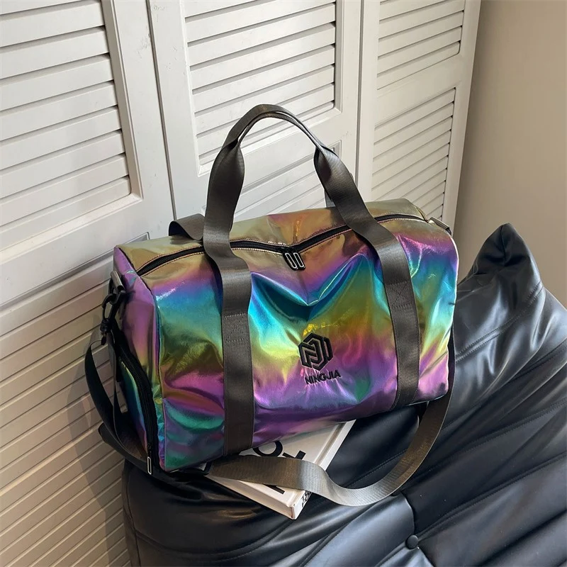 Sportliche Reisetasche für Damen mit Glitzer-Material Skanto