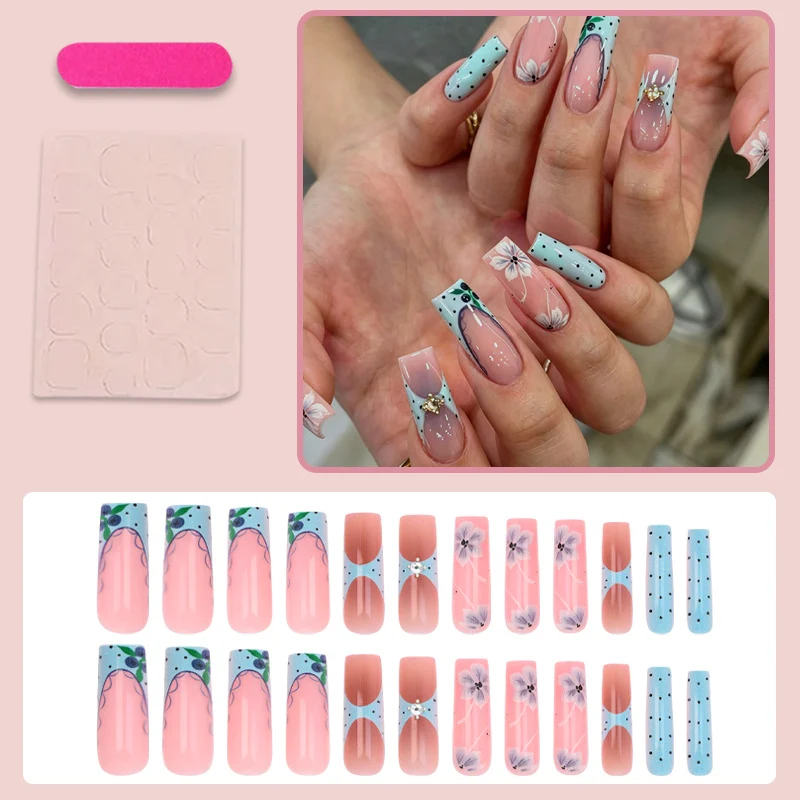 Kunstnagelset mit floralen Designs Brehn