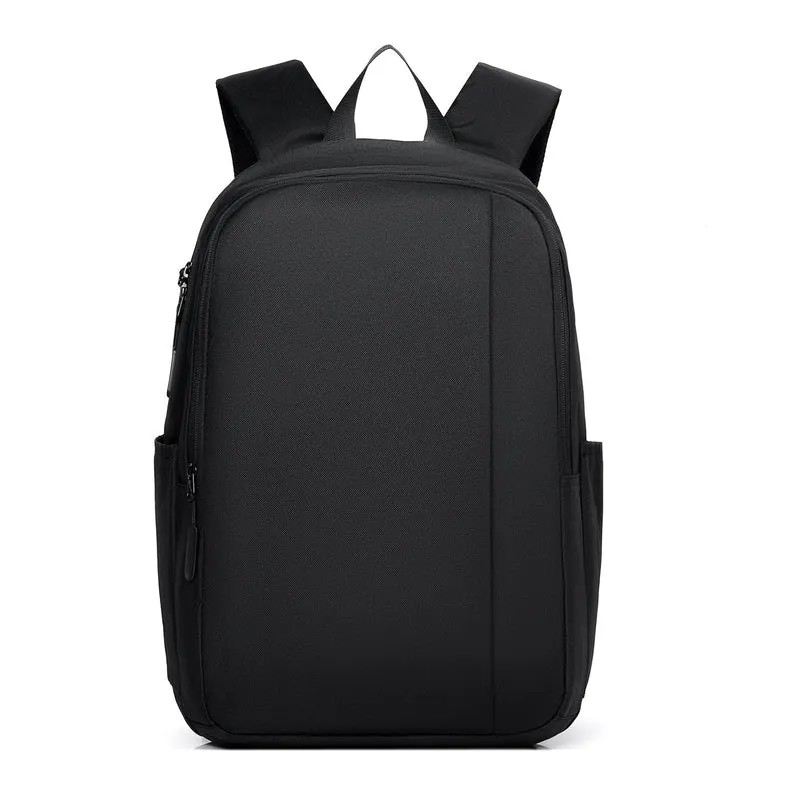 Minimalistischer Technik Rucksack Karnz