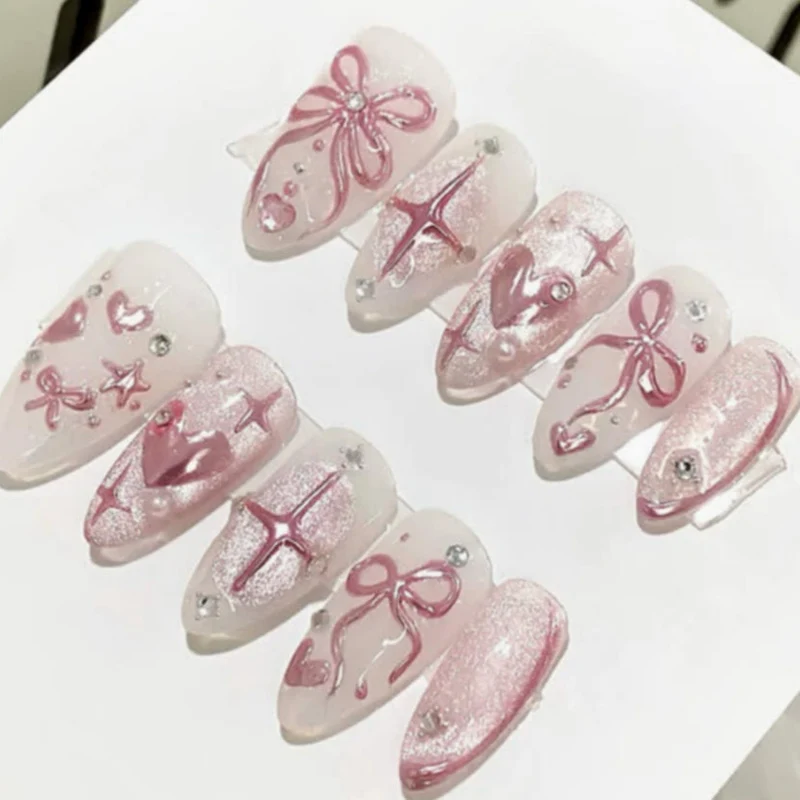 Kunstnagelset mit eleganten Verzierungen Brehn