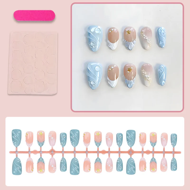 Kunstnagelset mit eleganten Perl- und Glitzervariationen Brehn