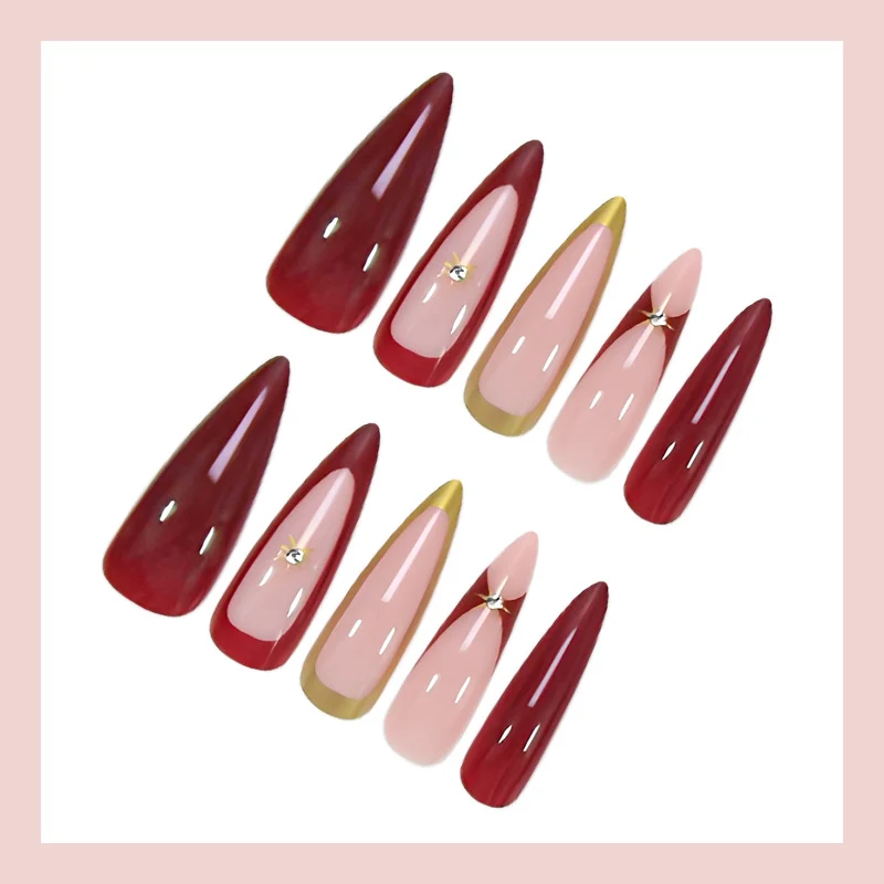 Kunstnagelset mit eleganten Spitzen und glamourösen Details Brehn
