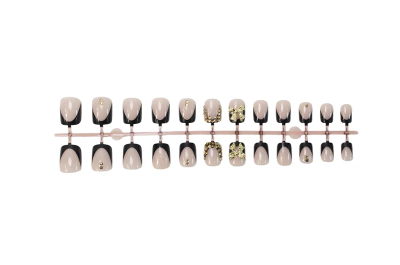 Kunstnagelset mit eleganten Schwarzspitzen und glitzernden Akzenten Brehn