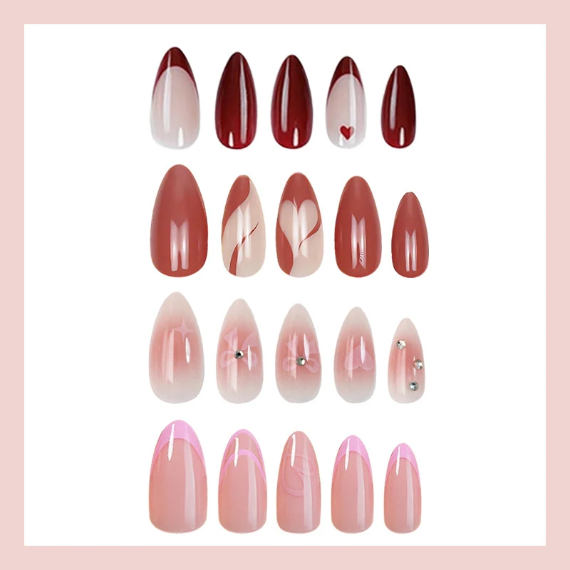 Kunstnagelset mit eleganten Herz- und Blumenverzierungen Brehn