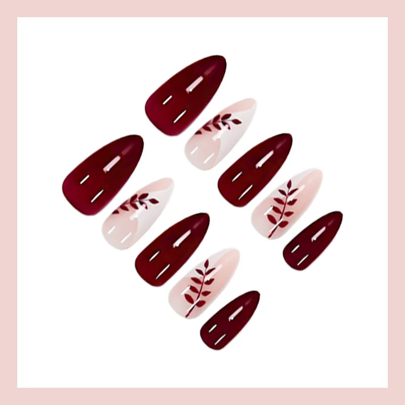 Kunstnagelset mit eleganten Blattmotiv-Designs Brehn