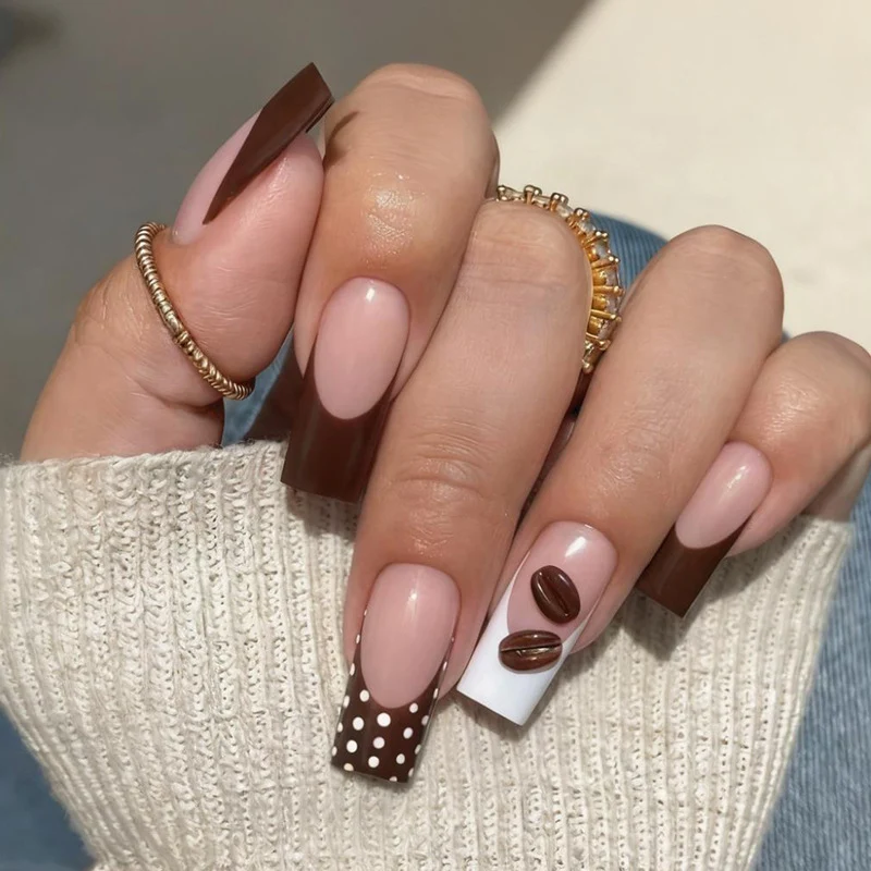 Kunstnagelset mit eleganten Schokoladen- und Kaffeekreationen Brehn