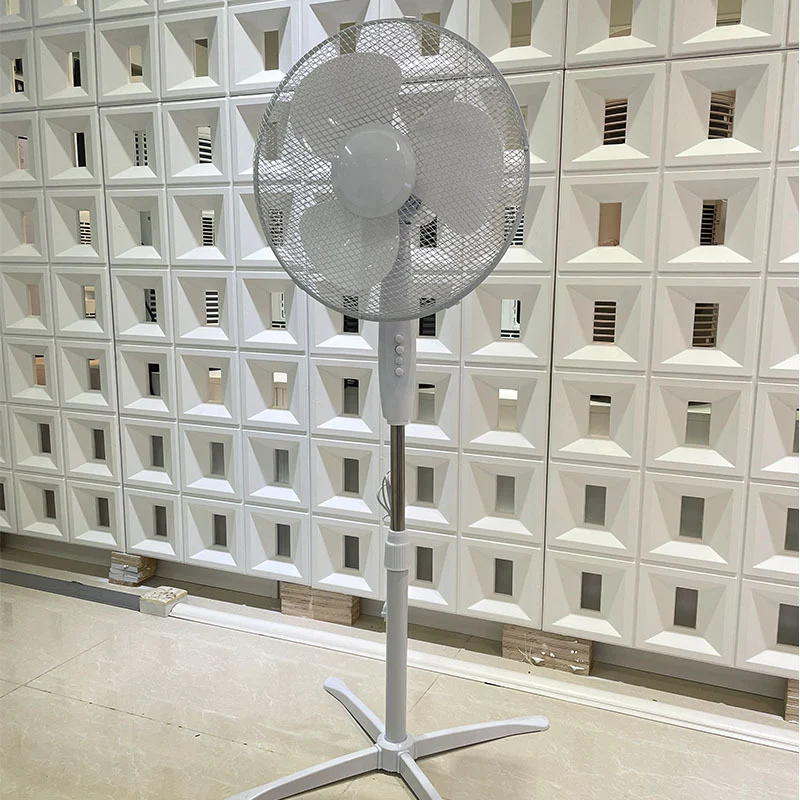 Höhenverstellbarer oszillierender Standventilator Skanto