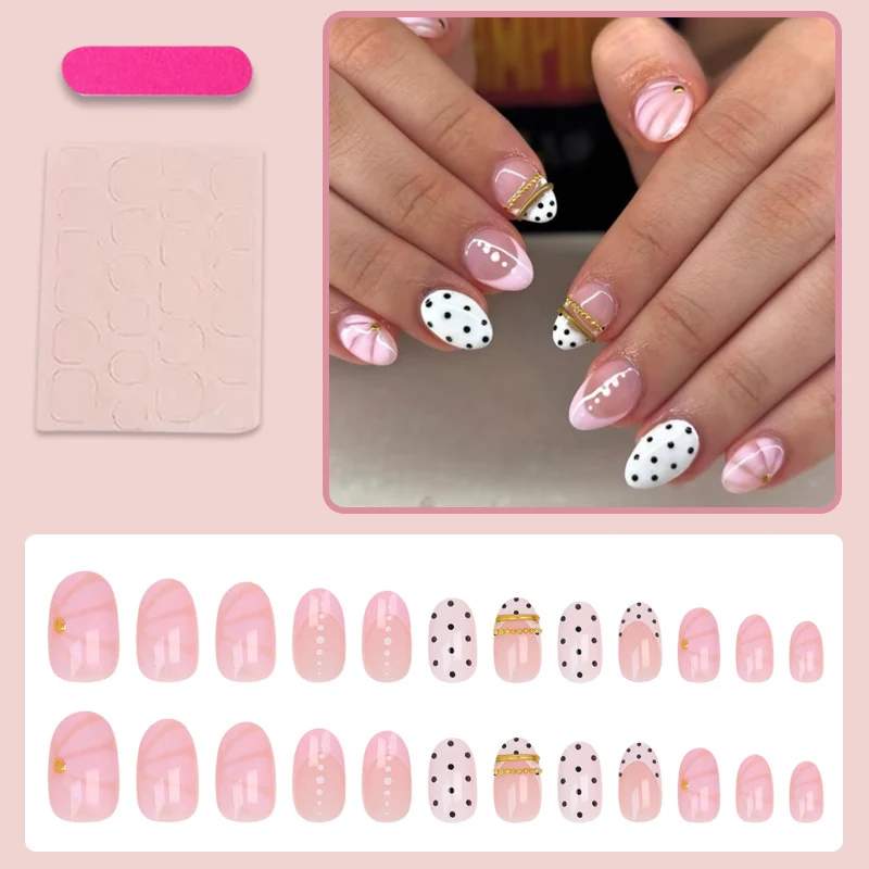 Kunstnagelset mit elegantem Polka-Dot und glamourösen goldenen Akzenten Brehn