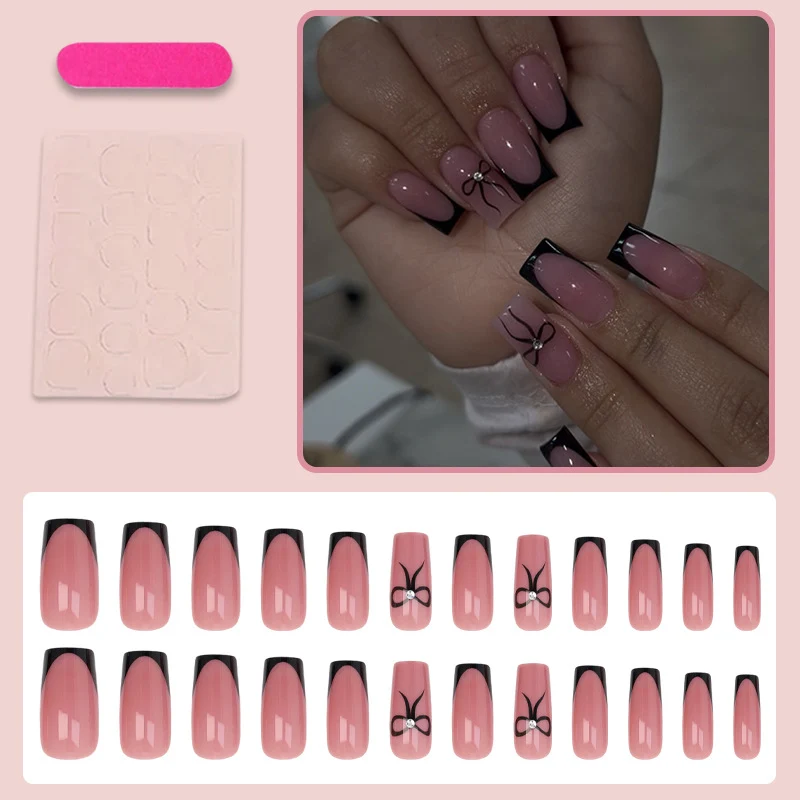 Kunstnagelset mit eleganten Details Brehn