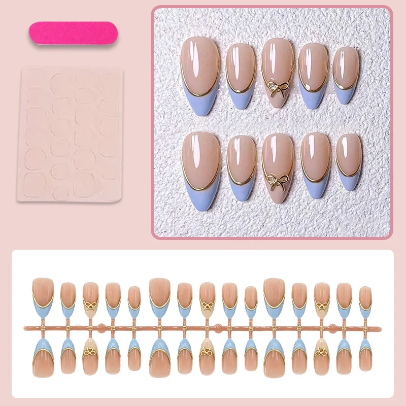 Kunstnagelset mit eleganten Designs und Goldakzenten Brehn