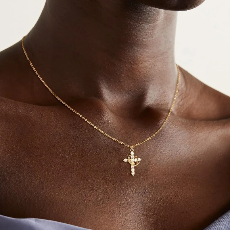 Skanto | Elegante 18K Gold Zirkonia Halskette