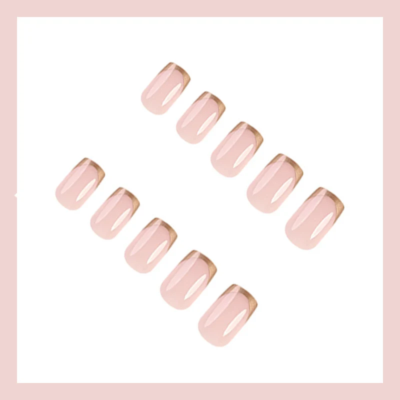 Kunstnagelset mit elegantem Gold-French-Tip Brehn