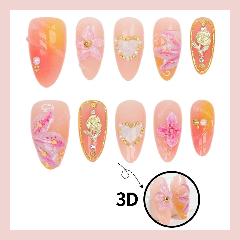 Kunstnagelset mit eleganten floralen Verzierungen und Glitzerdetails Brehn