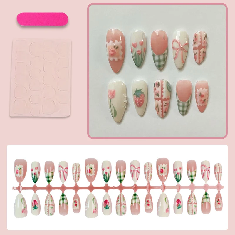 Kunstnagelset mit eleganten floralen und modischen Akzenten Brehn