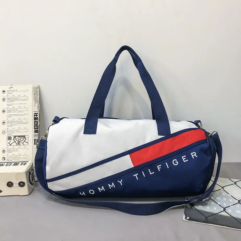 Sportliche Reisetasche für Damen mit geräumigem Design und verstellbarem Schultergurt Skanto