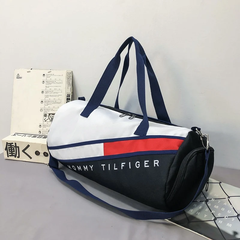 Sportliche Reisetasche für Damen mit geräumigem Design und verstellbarem Schultergurt Skanto