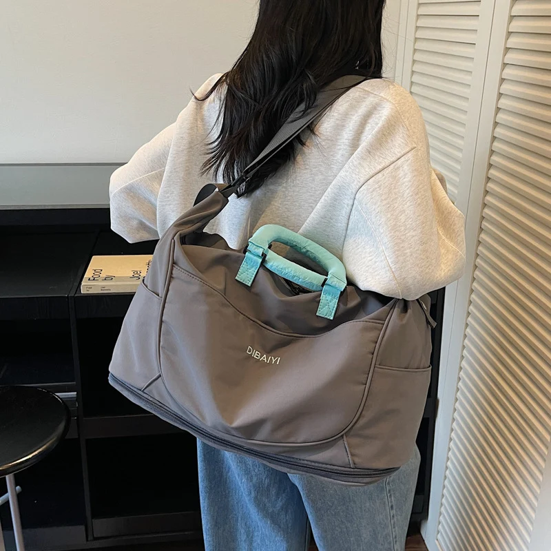 Sportliche Reisetasche für Damen mit ergonomischem Tragesystem Skanto