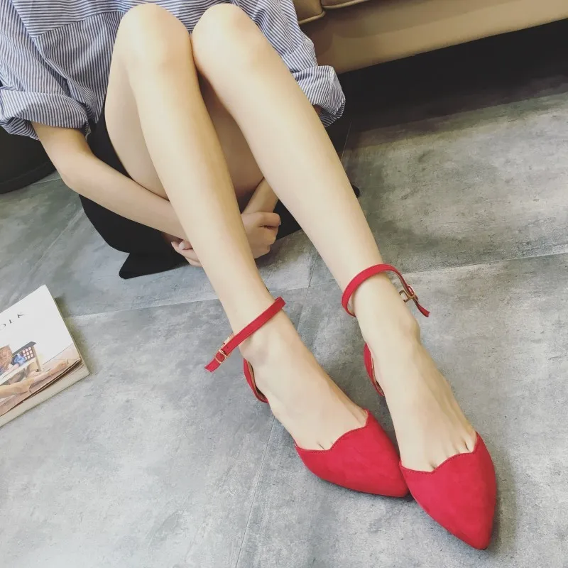 Damen-Pumps mit Schnallenriemen und spitzer Zehenpartie – Blau