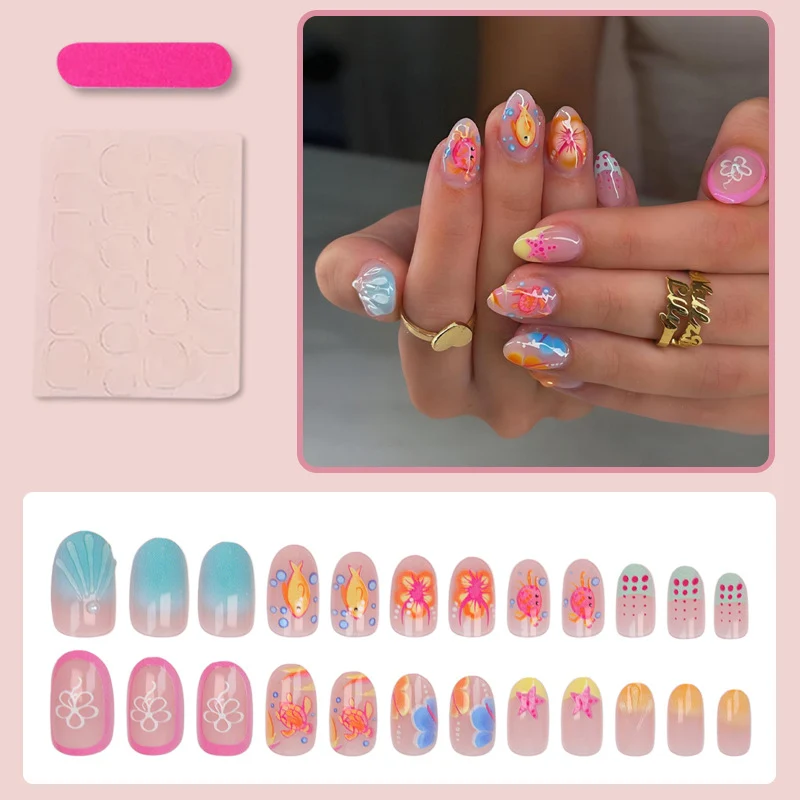 Kunstnagelset mit bunten Blüten- und sommerlichen Designs Brehn