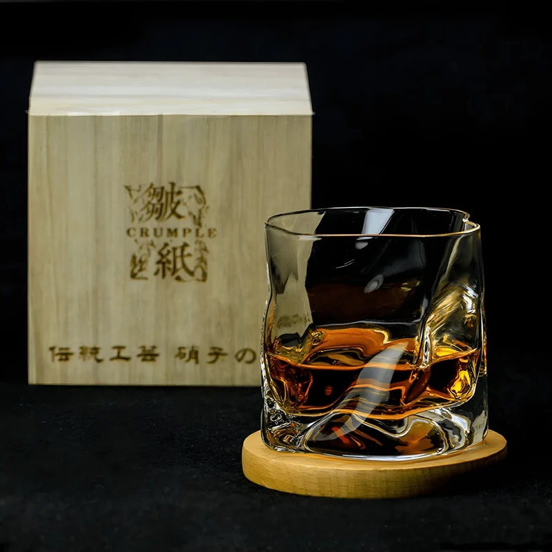 Whiskyglas im Edo-Kiriko-Stil – Handgeschliffen mit einzigartigem Wirbeldesign