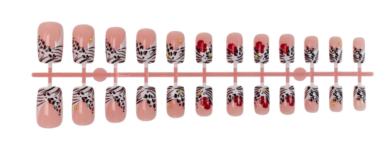 Kunstnagelset mit eleganten floralen Akzenten Brehn