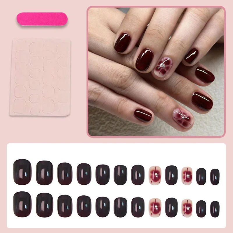 Kunstnagelset mit eleganten Blumendekoren Brehn