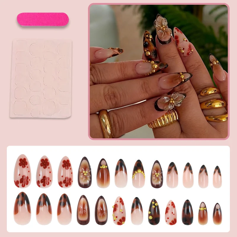Kunstnagel Set mit romantischen floralen Designs und hochwertigen Verzierungen Brehn
