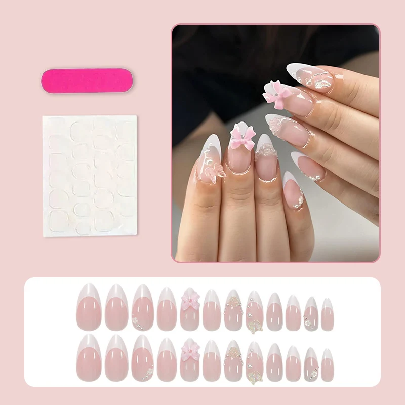 Kunstnagelset mit eleganten 3D-Blüten und trendigen Spitzen Brehn