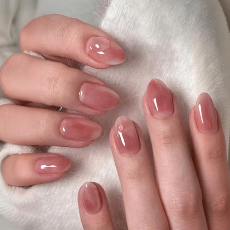 Kunstnagelset mit elegantem, transparentem Glanz Brehn