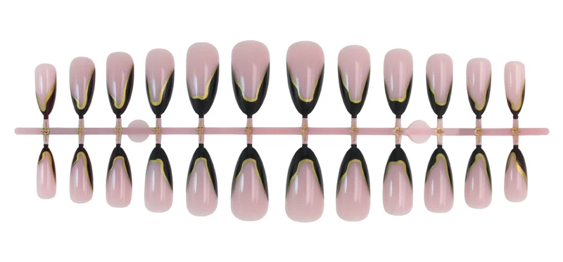Kunstnagelset mit elegantem Schwarz-Weiß-Spitzen Akzent Brehn