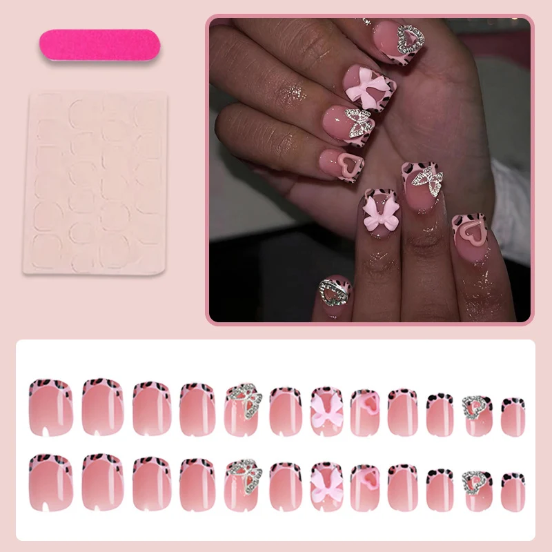Künstliche Nagelart mit Verzierungen Brehn