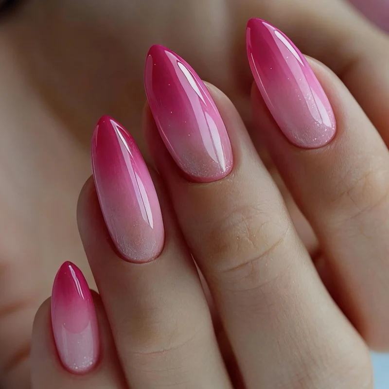 Kunstnägel mit elegantem Ombre-Design Brehn