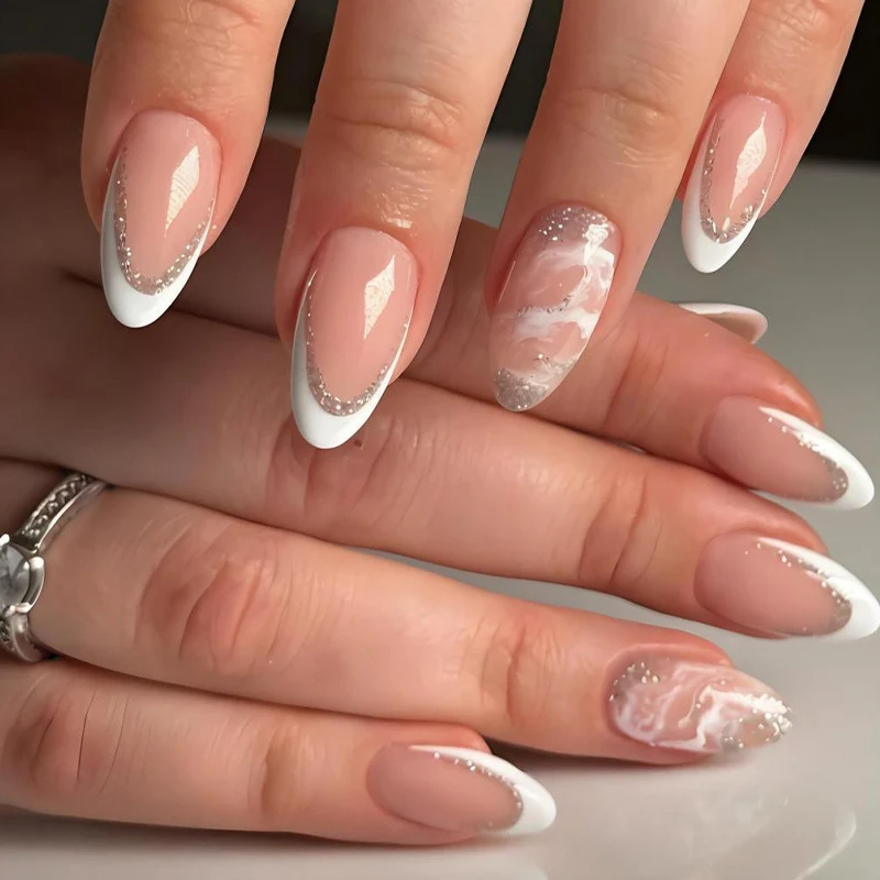 Kunstnägel mit elegantem Glitzer-Design Brehn