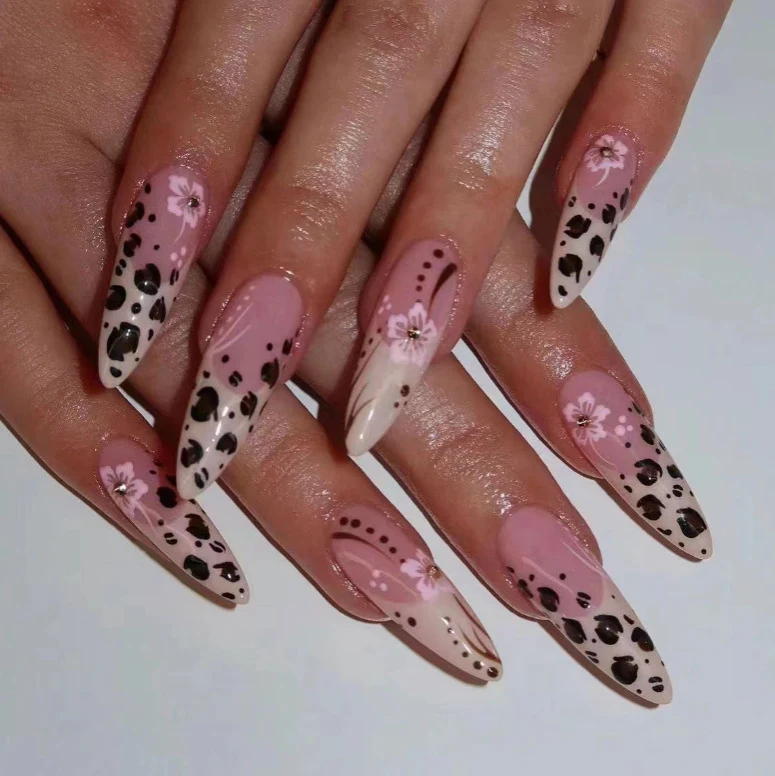 Designer Nail Art Brehn