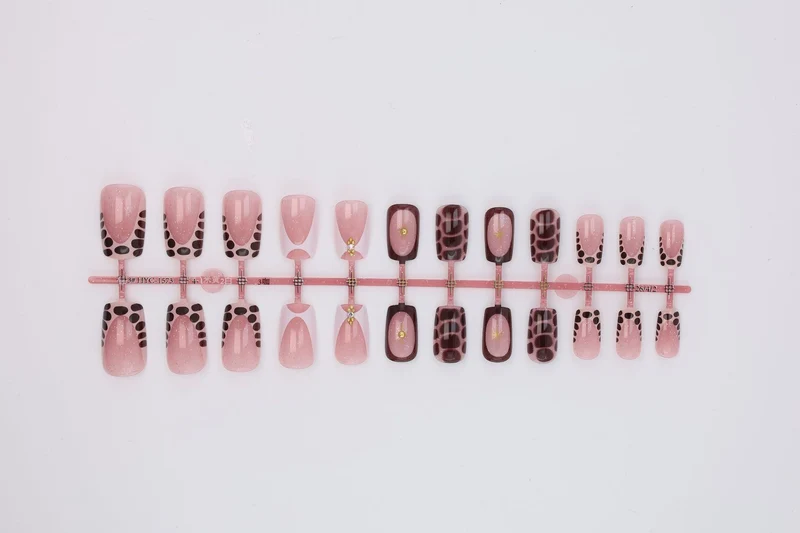 Kreative Nagelkunst mit stilvollen Designs Brehn