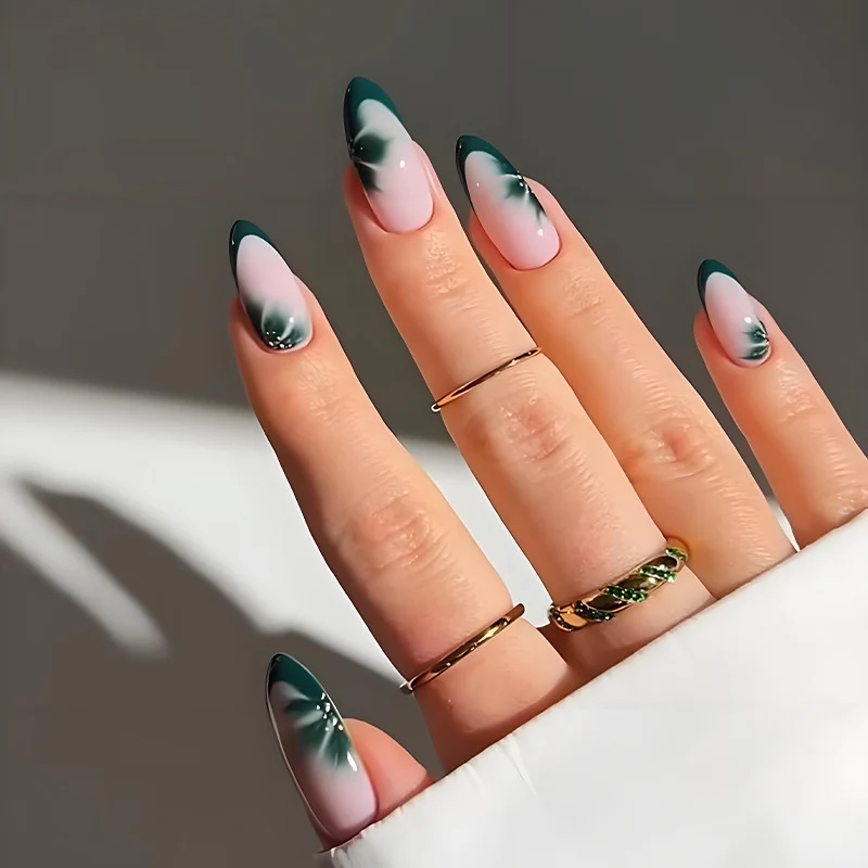 Kunstnägel mit elegantem Blumen-Design Brehn